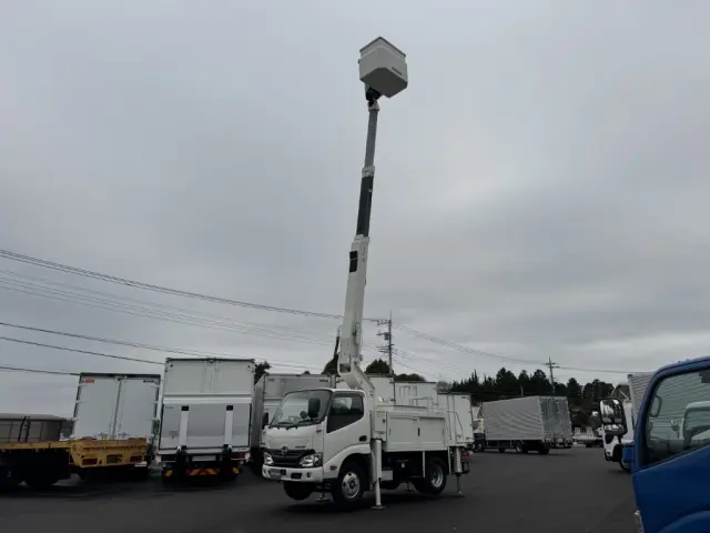 日野 デュトロ TPG-XZU600X(2WD)の写真16