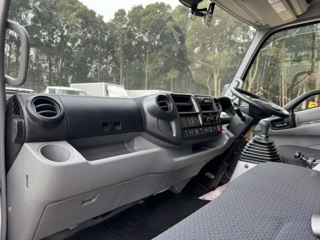 日野 デュトロ 2KG-XZU710M(2WD)の写真32