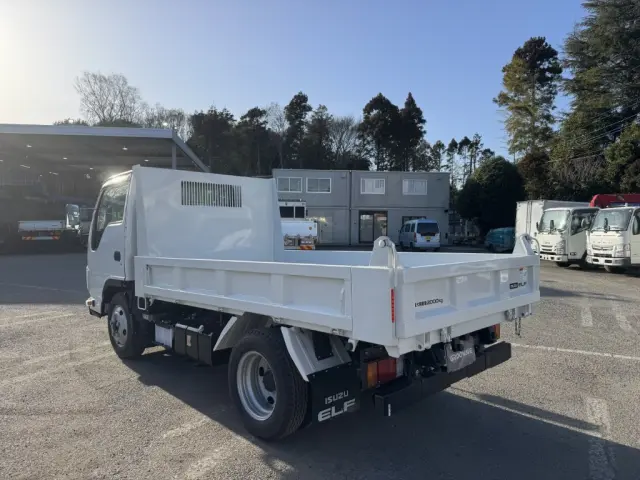 いすゞ エルフ 2PG-NKS88AD(4WD)の写真4
