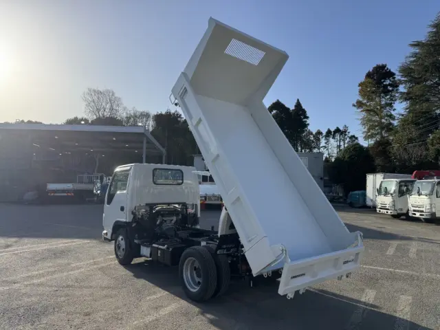 いすゞ エルフ 2PG-NKS88AD(4WD)の写真12