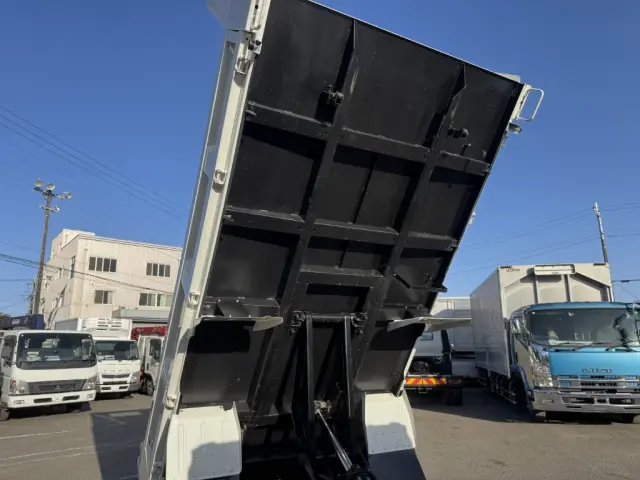 いすゞ エルフ 2PG-NKS88AD(4WD)の写真13