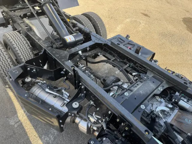 いすゞ エルフ 2PG-NKS88AD(4WD)の写真17