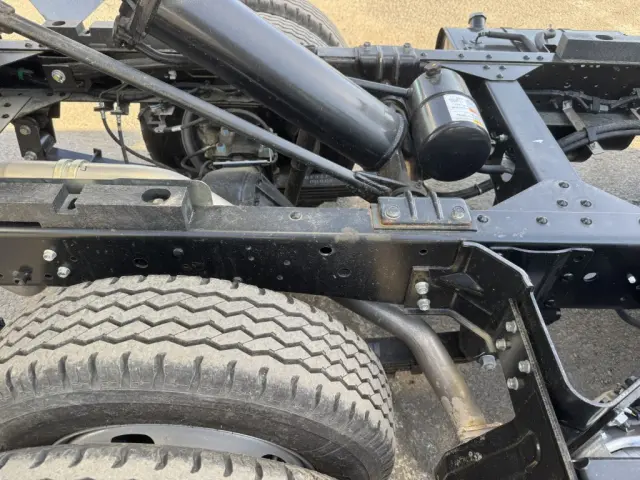 いすゞ エルフ 2PG-NKS88AD(4WD)の写真22