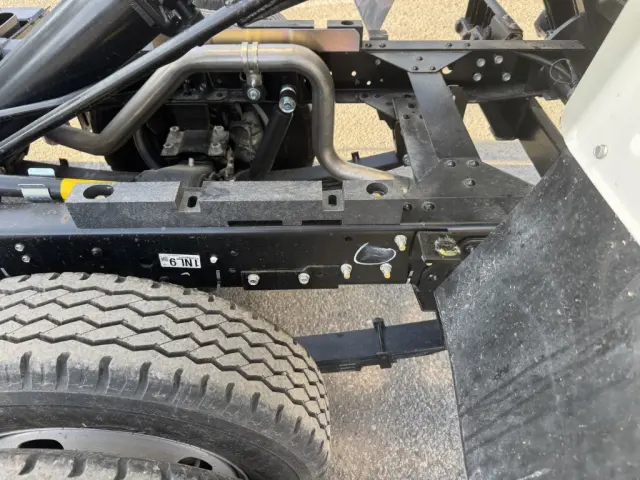 いすゞ エルフ 2PG-NKS88AD(4WD)の写真23