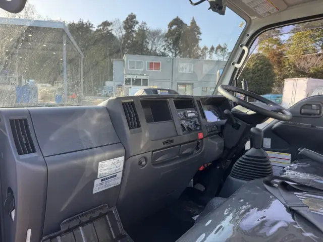 いすゞ エルフ 2PG-NKS88AD(4WD)の写真35