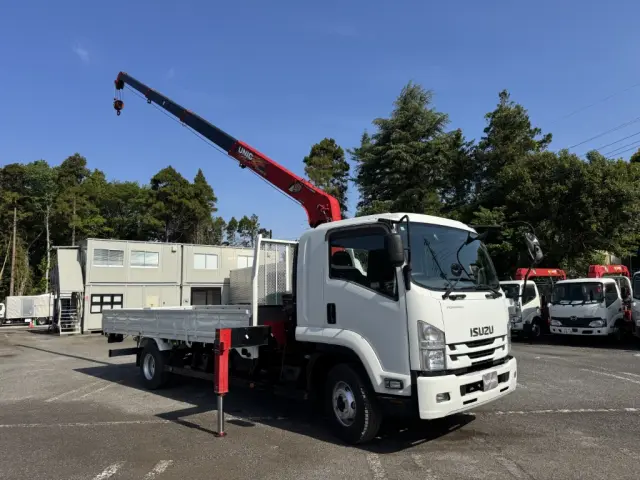 いすゞ フォワード 2RG-FRR90S2(2WD)の写真2