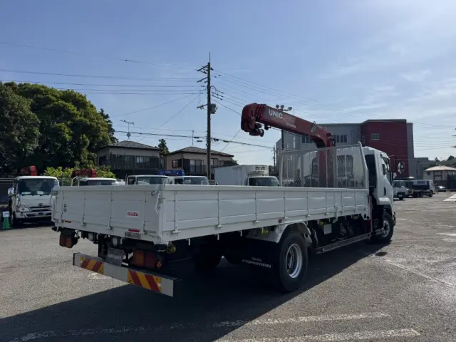 いすゞ フォワード 2RG-FRR90S2(2WD)の写真3