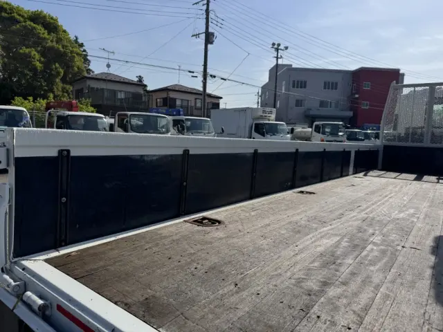 いすゞ フォワード 2RG-FRR90S2(2WD)の写真10