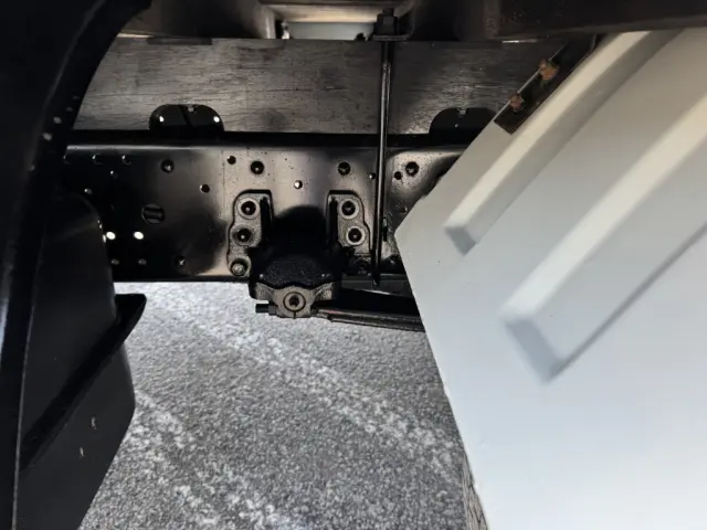 いすゞ フォワード 2RG-FRR90S2(2WD)の写真25