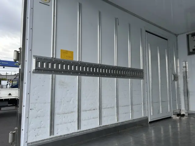 三菱 キャンター TPG-FBA50(2WD)の写真11