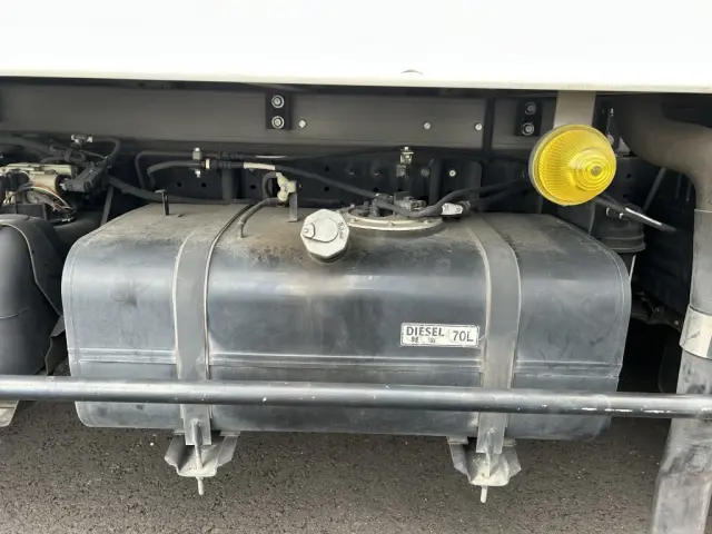 三菱 キャンター TPG-FBA50(2WD)の写真25