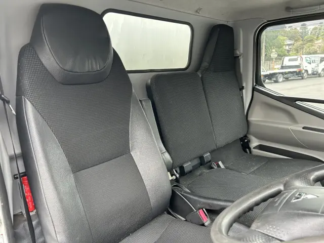 三菱 キャンター TPG-FBA50(2WD)の写真26