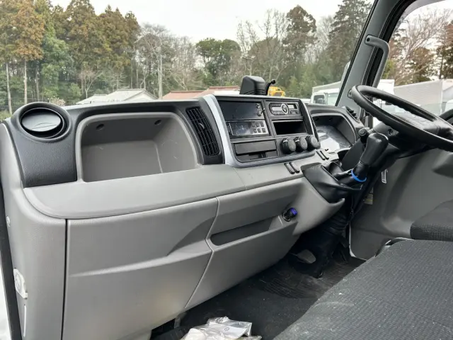 三菱 キャンター TPG-FBA50(2WD)の写真35