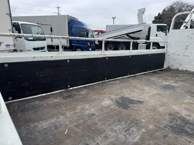 三菱 キャンター 2PG-FBAV0(2WD)の写真10