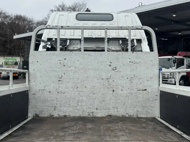三菱 キャンター 2PG-FBAV0(2WD)の写真13