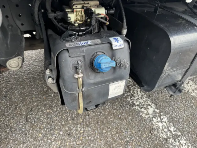 三菱 キャンター 2PG-FBAV0(2WD)の写真21