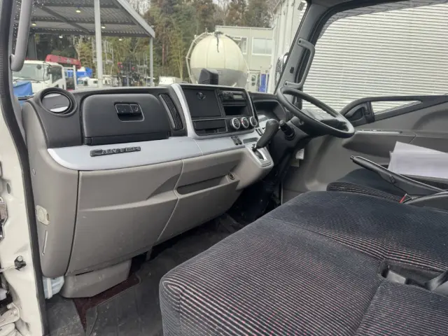 三菱 キャンター 2PG-FBAV0(2WD)の写真31