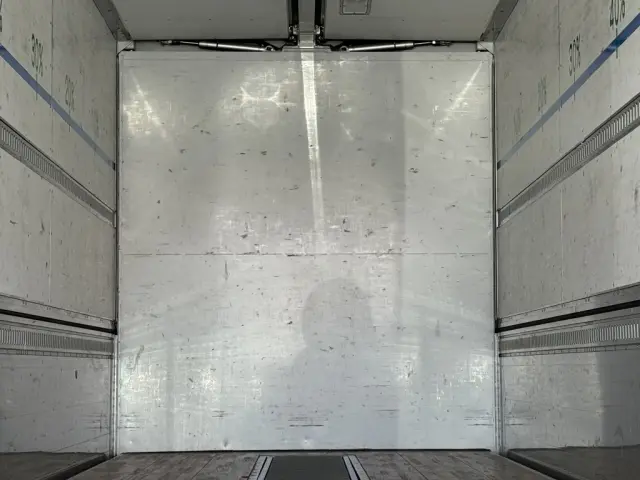 日野 プロフィア 2DG-FW1AHG(8x4)の写真17