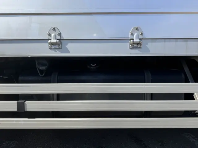 日野 プロフィア 2DG-FW1AHG(8x4)の写真24