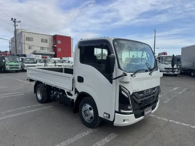 いすゞ エルフ 2TG-NJR88AF(2WD)の写真2