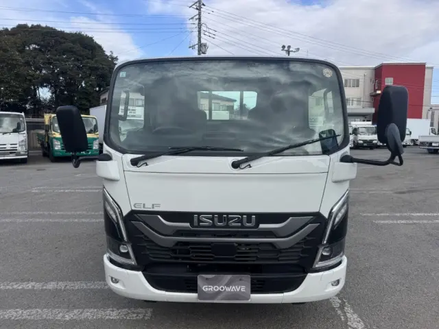 いすゞ エルフ 2TG-NJR88AF(2WD)の写真5