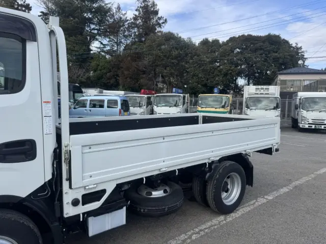 いすゞ エルフ 2TG-NJR88AF(2WD)の写真7