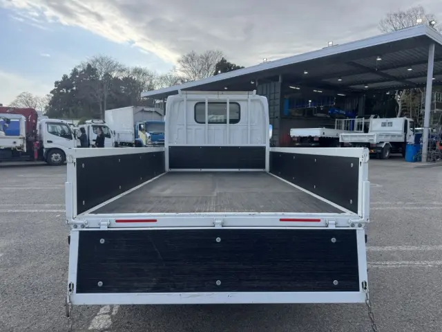 いすゞ エルフ 2TG-NJR88AF(2WD)の写真9