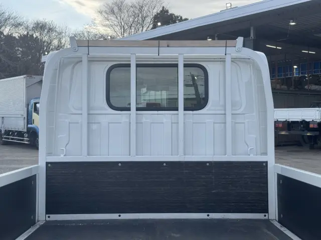 いすゞ エルフ 2TG-NJR88AF(2WD)の写真13