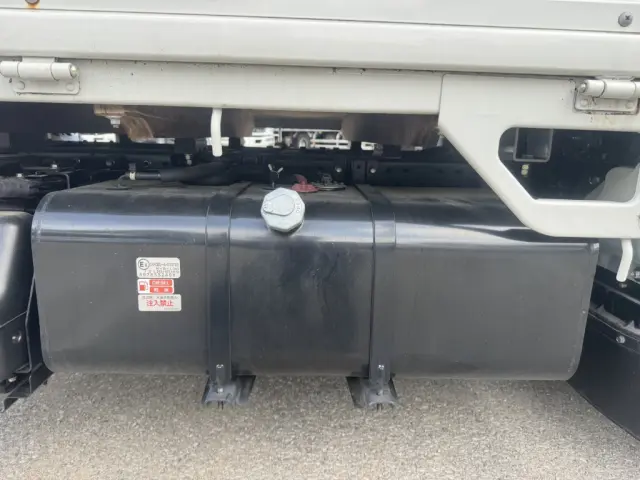 いすゞ エルフ 2TG-NJR88AF(2WD)の写真20