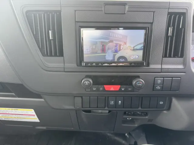 いすゞ エルフ 2TG-NJR88AF(2WD)の写真25