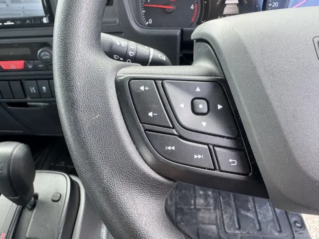 いすゞ エルフ 2TG-NJR88AF(2WD)の写真30