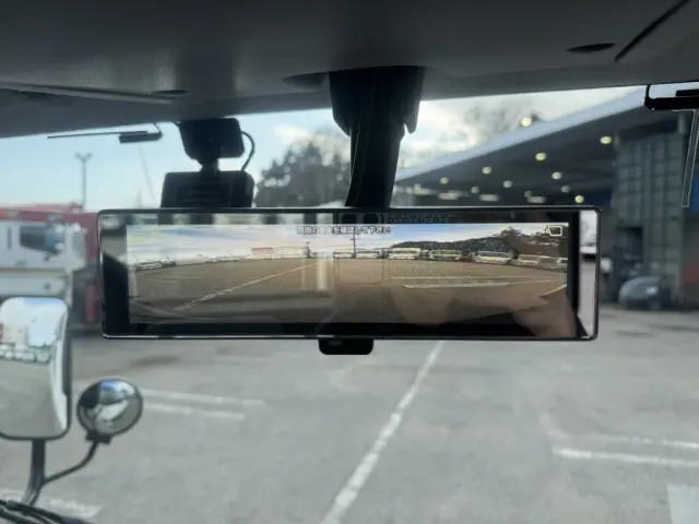 いすゞ エルフ 2TG-NJR88AF(2WD)の写真32