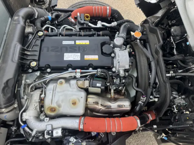 いすゞ エルフ 2TG-NJR88AF(2WD)の写真37