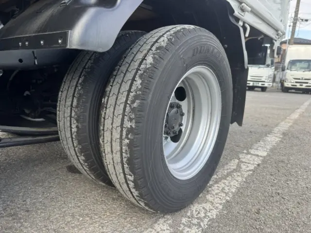 いすゞ エルフ 2TG-NJR88AF(2WD)の写真41