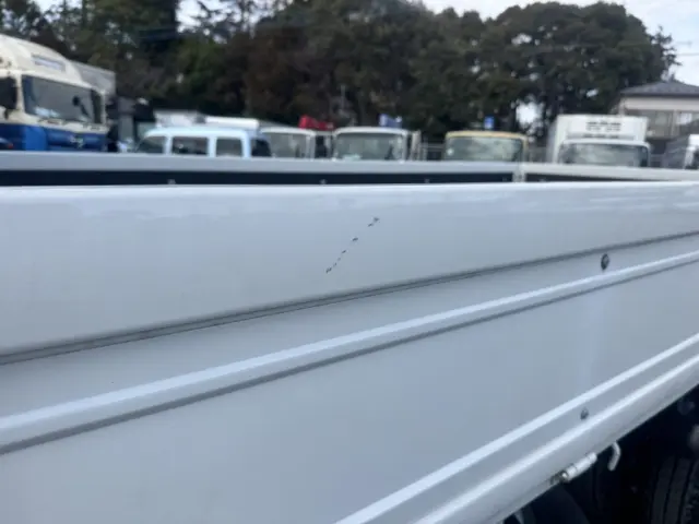 いすゞ エルフ 2TG-NJR88AF(2WD)の写真44