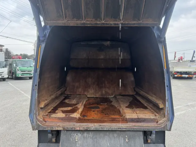 いすゞ エルフ TFG-NMR82ZAN(2WD)の写真16