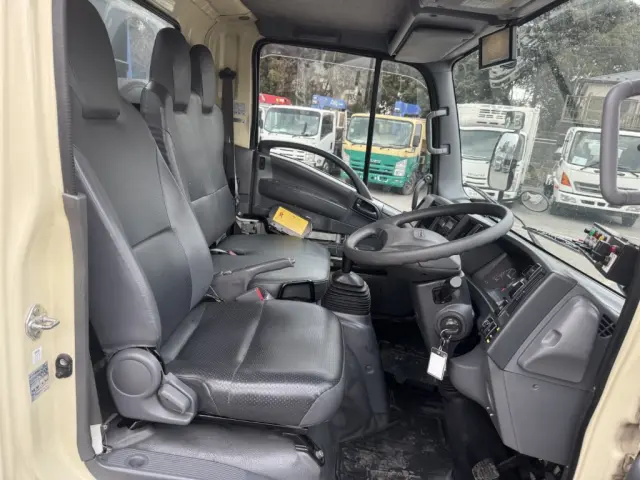 いすゞ エルフ TFG-NMR82ZAN(2WD)の写真29