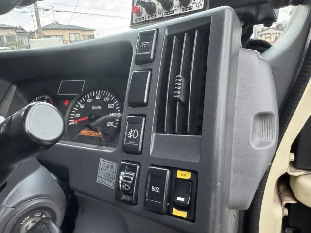 いすゞ エルフ TFG-NMR82ZAN(2WD)の写真36