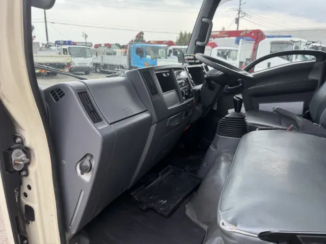 いすゞ エルフ TFG-NMR82ZAN(2WD)の写真39