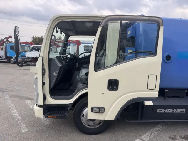 いすゞ エルフ TFG-NMR82ZAN(2WD)の写真41