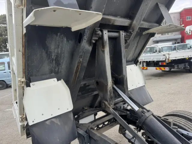 いすゞ エルフ TKG-NJR85AN(2WD)の写真13