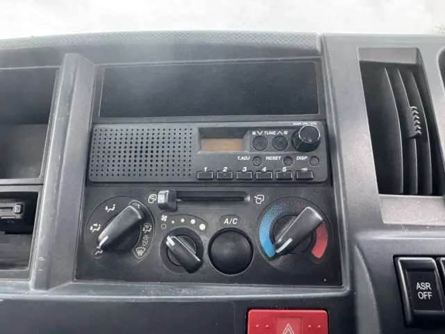 いすゞ エルフ TKG-NJR85AN(2WD)の写真29