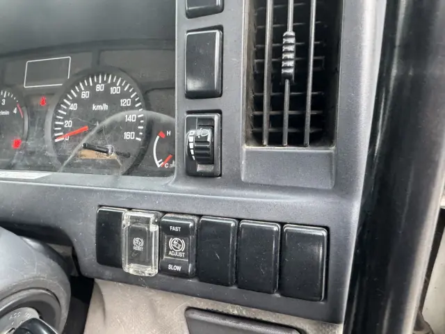 いすゞ エルフ TKG-NJR85AN(2WD)の写真30