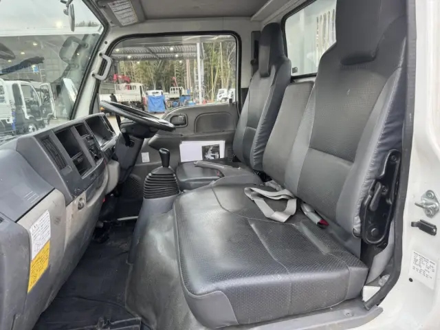 いすゞ エルフ TKG-NJR85AN(2WD)の写真33