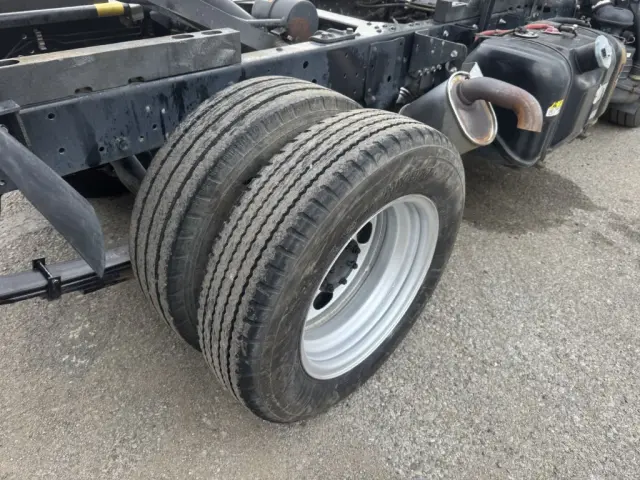 いすゞ エルフ TKG-NJR85AN(2WD)の写真40