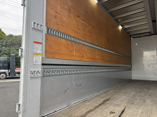 一見しただけでは分からない車両の状態を徹底的に明らかにする入庫検査の技術には、自信があります。|日野 レンジャー 2KG-FD2ABG(未入力/関係無)の写真12