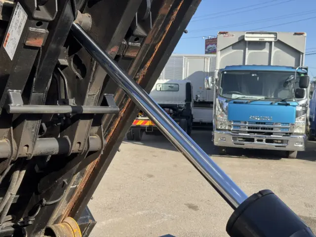 三菱 キャンター 2PG-FBAV0(2WD)の写真17