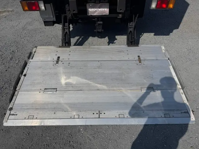 まずは気軽にお問合せ・お見積りお待ちしております。じっくり現車確認して頂けるよう、ご準備を致します!|いすゞ エルフ 2RG-NPR88YN(2WD)の写真12