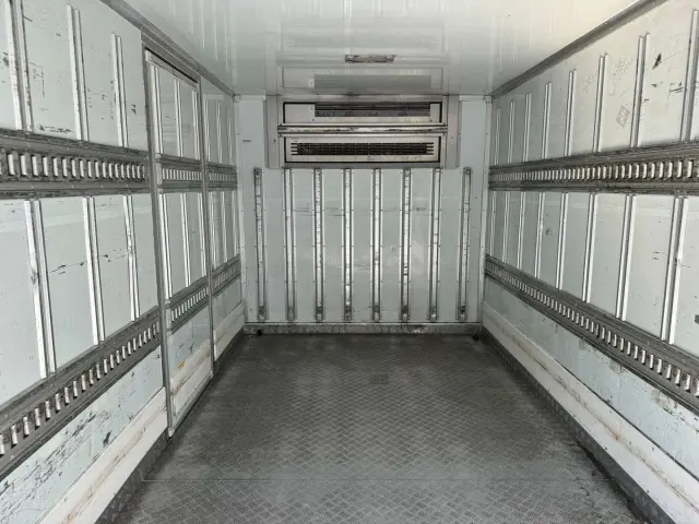 グルーウェーブでは、一見しただけでは分からない車両の状態を、徹底的に明らかにする【入庫検査の技術】には自信がありますので、安心してご検討下さい!|いすゞ エルフ 2RG-NPR88YN(2WD)の写真17
