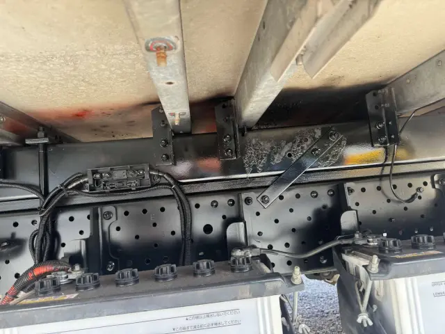 いすゞ エルフ 2RG-NPR88YN(2WD)の写真25